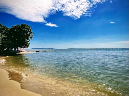 Yinyom Beach in Jomtien, Thailand